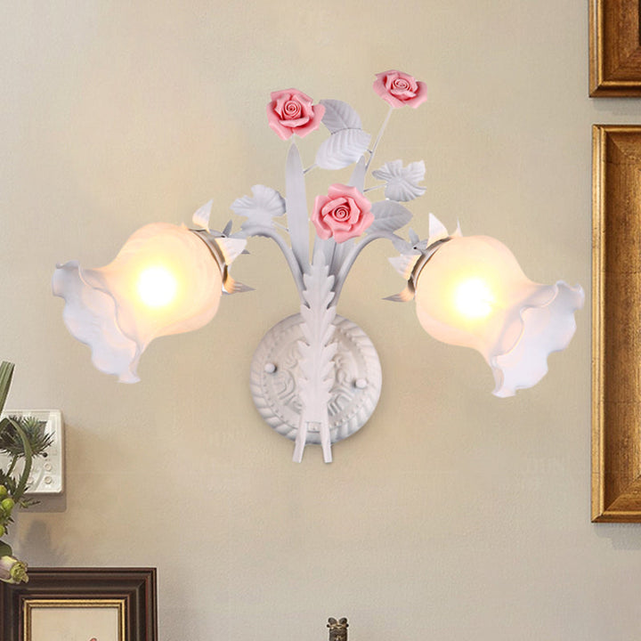 Skørter | Floral Wall Lamp Country 2 Lights Opal Glass Wall Lamp Fixture with Flower Deco in Green/White/Pink