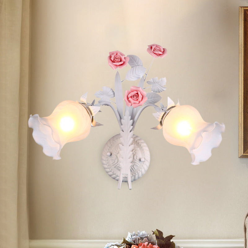Skørter | Floral Wall Lamp Country 2 Lights Opal Glass Wall Lamp Fixture with Flower Deco in Green/White/Pink