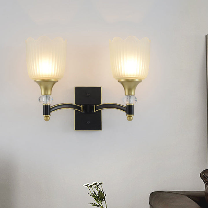 Skørter | Farmhouse Scalloped Floral Wall Lighting 1/2 Cups Opal Glass Wall Mount Lamp in Black and Gold