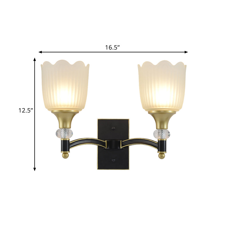 Skørter | Farmhouse Scalloped Floral Wall Lighting 1/2 Cups Opal Glass Wall Mount Lamp in Black and Gold