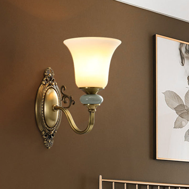 Skørter | 1/2-Pear Frosted Glass Wall Mount Lamp Vintage Brass Finish Bell Nightstand Above Wall Lighting Idea