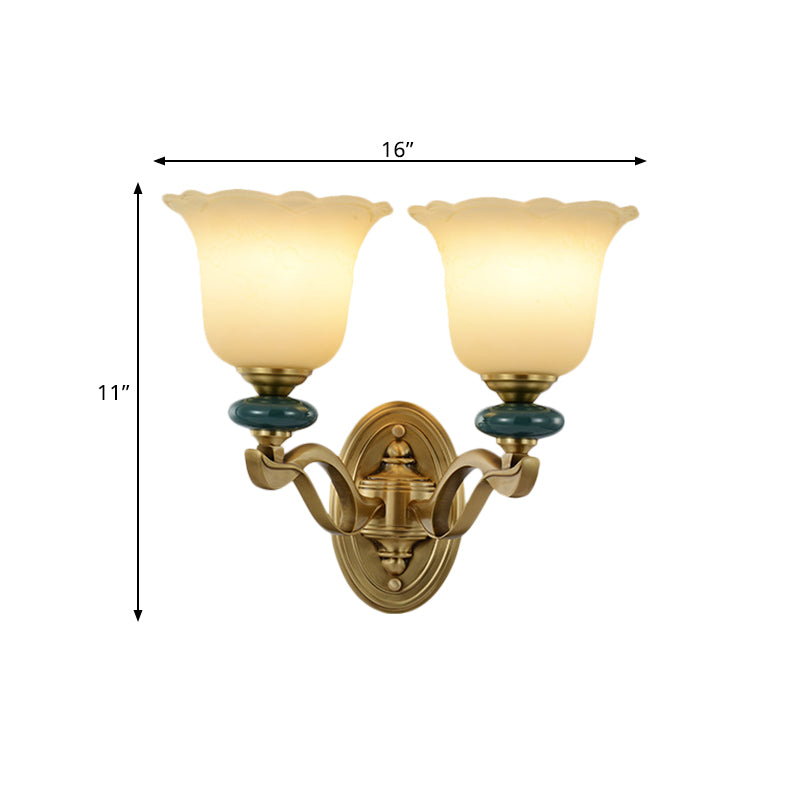 Skørter | Flower Frosted Glass Wall-Mounted Light Traditional 1/2-Light Indoor Wall Lamp in Gold