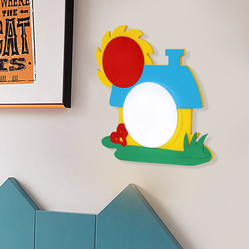 Skørter | Cartoon House Wall Lamp Wooden LED Children’s Room Wall Light with Acrylic Shade in Red-Yellow-Blue