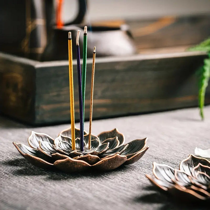 Lisslune | HarmonyGlow Lotus Incense Stick Holder