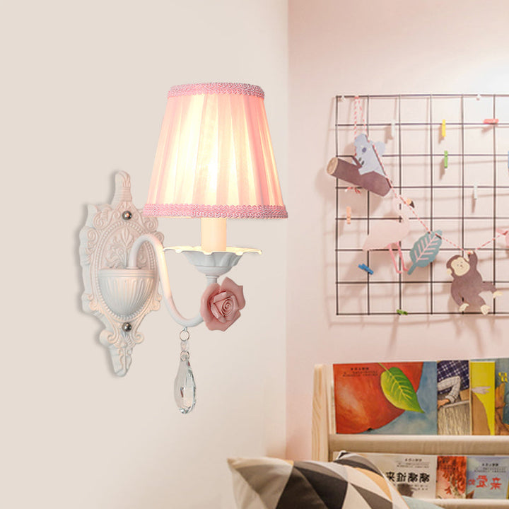 Skørter | 1/2-Head Pleated Fabric Wall Lighting Pastoral Pink/Blue Braided Edge Bed Lamp with Rose Decoration