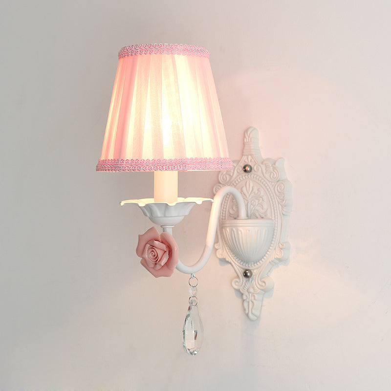 Skørter | 1/2-Head Pleated Fabric Wall Lighting Pastoral Pink/Blue Braided Edge Bed Lamp with Rose Decoration