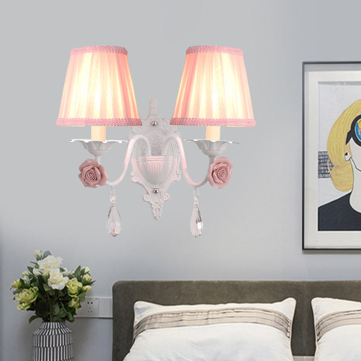 Skørter | 1/2-Head Pleated Fabric Wall Lighting Pastoral Pink/Blue Braided Edge Bed Lamp with Rose Decoration