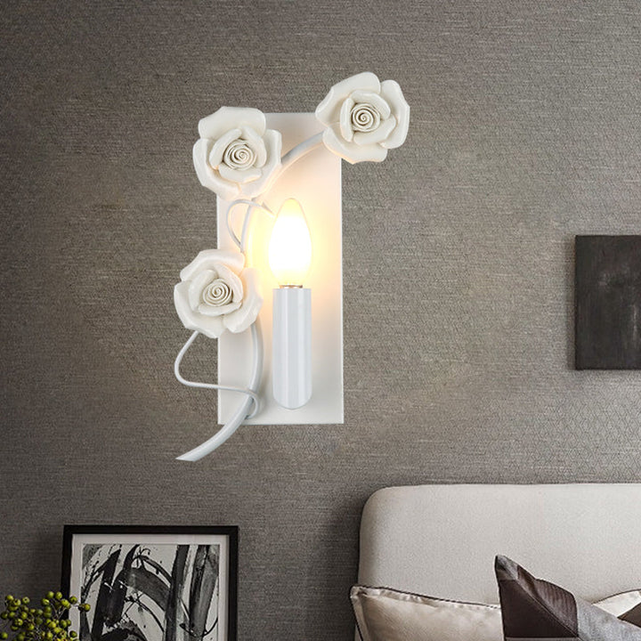 Skørter | White Simple Wall Lamp Korean Garden Iron Candle Holder with Engraved Rose Decoration