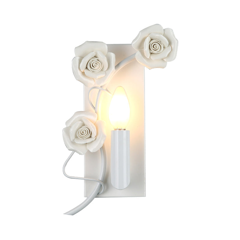 Skørter | White Simple Wall Lamp Korean Garden Iron Candle Holder with Engraved Rose Decoration