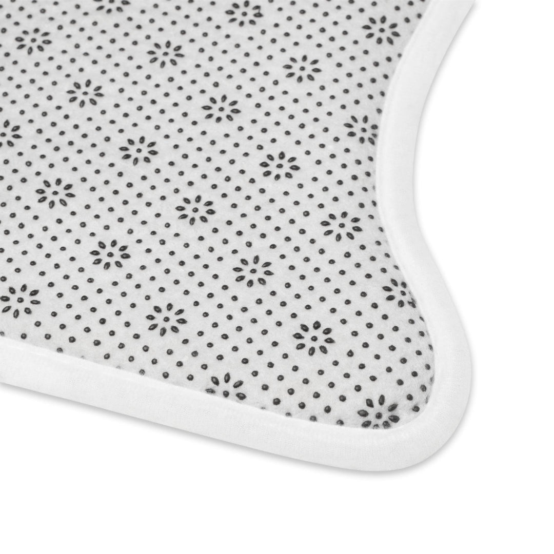 Lisslune | Customized Pet Feeding Mats - Playful Bone and Fish Designs for Clean Meals