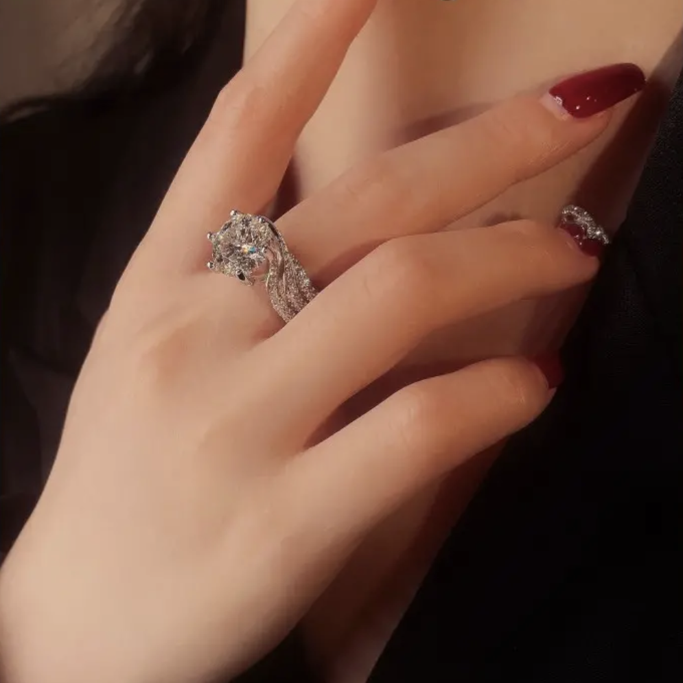 Lisslune | 3-Carat Super Flash Moissanite Ring