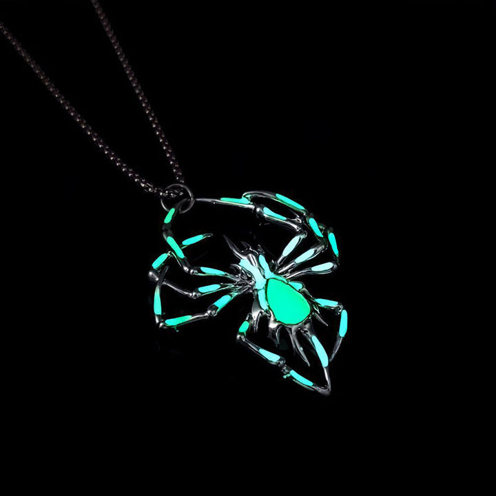 Lisslune | Glow-in-the-Dark 3D Spider Necklace