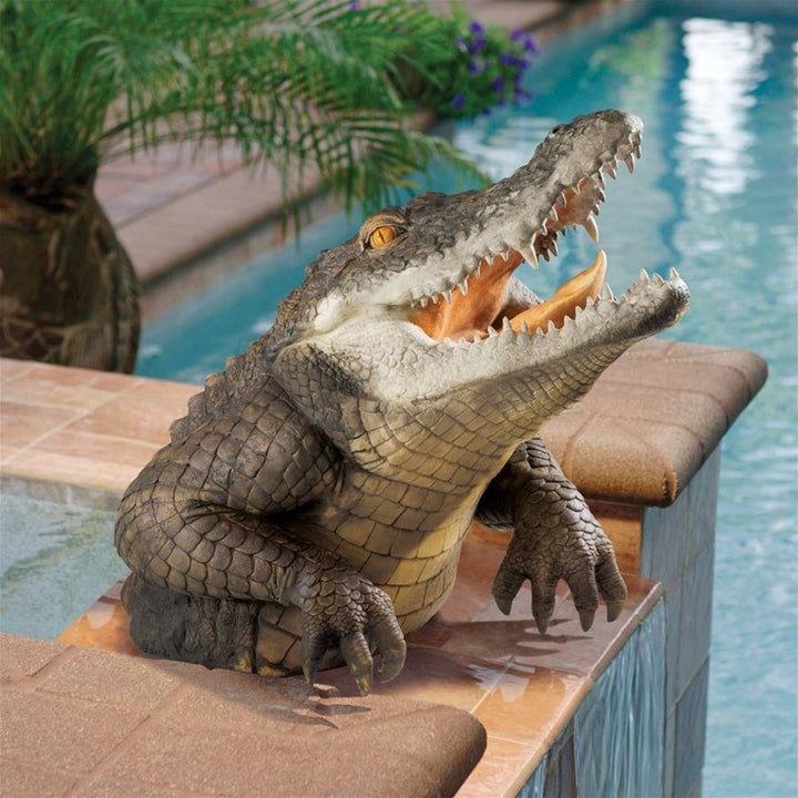 Lisslune | Garden Swamp Gator Statue