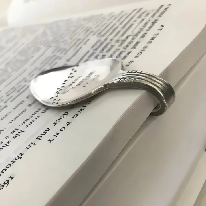 Lisslune | Funny Spoon Bookmark -the perfect gift for a bookworm