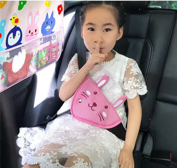 Lisslune | Child-friendly seatbelt adjustment with cute cartoon motif