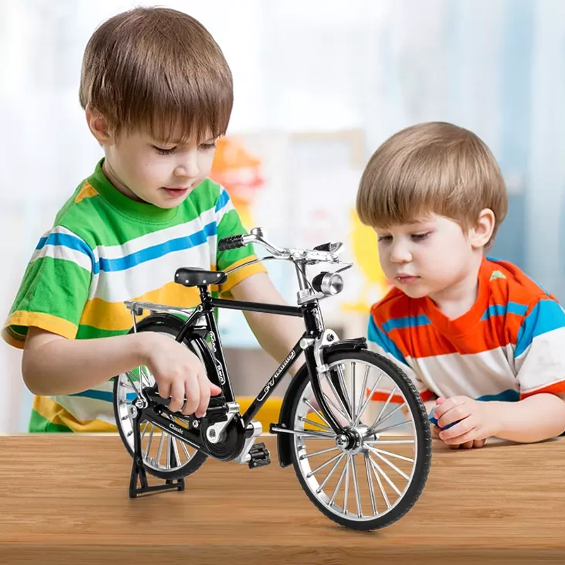 Lisslune | Assembled bicycle model