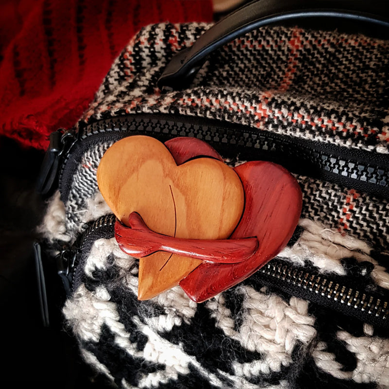 Lisslune | Heart-shaped ornaments made of wood