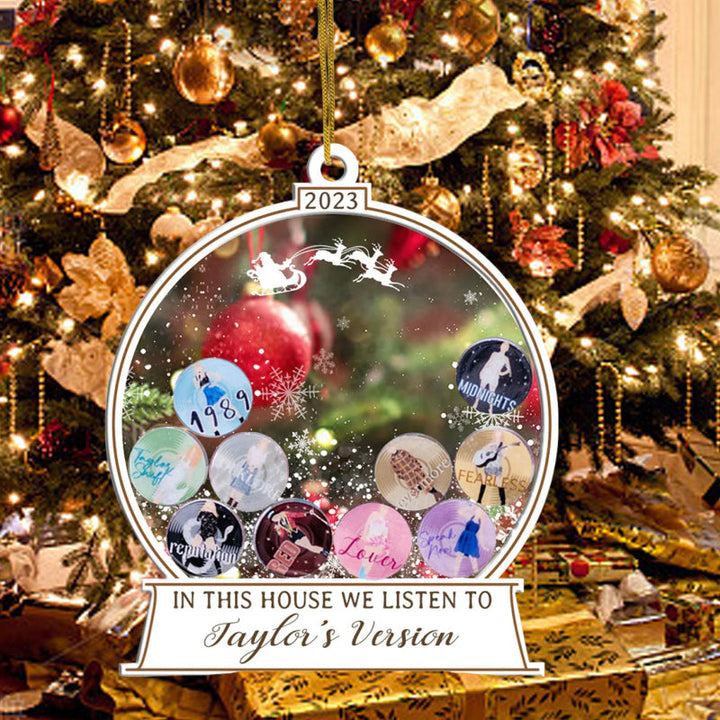 Lisslune | In this house we listen to Taylor's version ornament