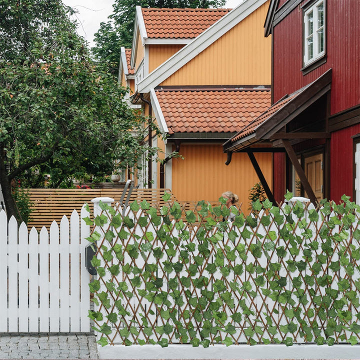 Lisslune | Expandable Faux-Privacy Fence
