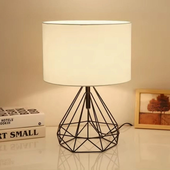 Lisslune | Modern geometric wire table lamp