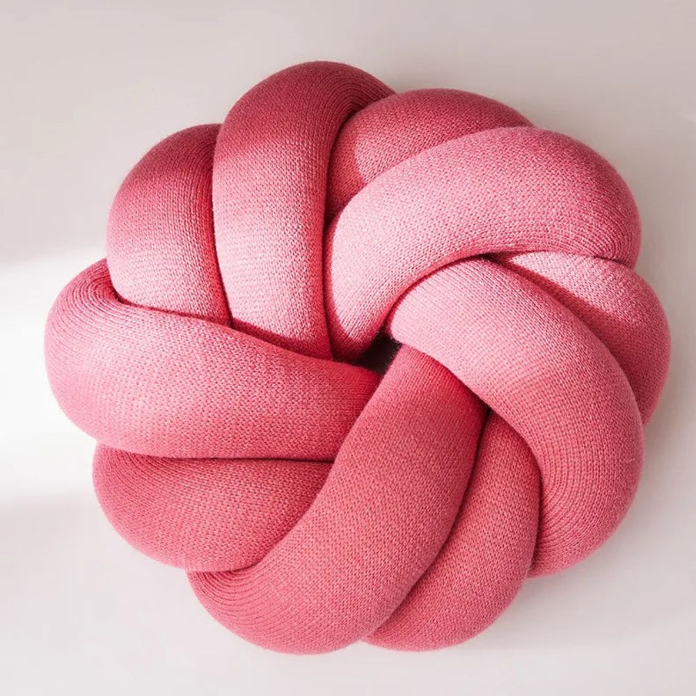 Lisslune | Puffy Pretzel Cushion