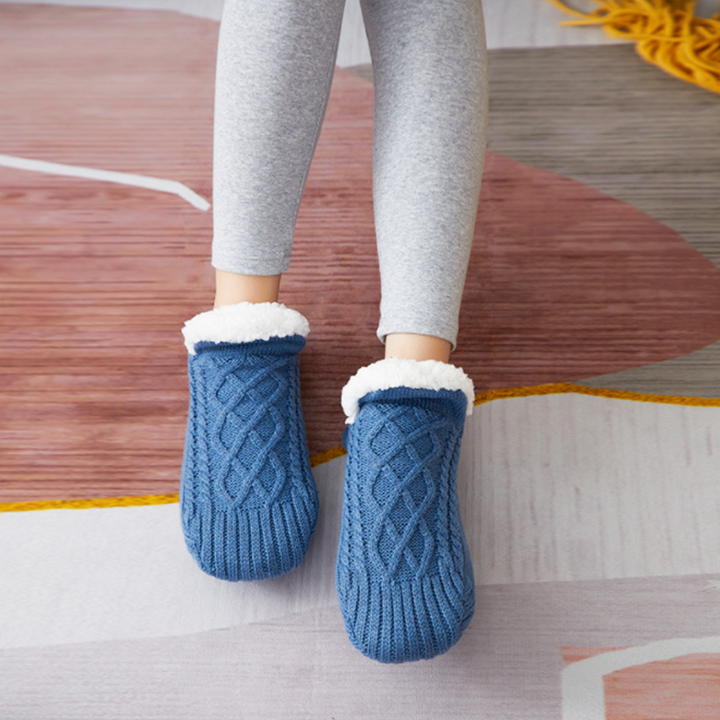 Lisslune | V neck Cozy Socks Slippers