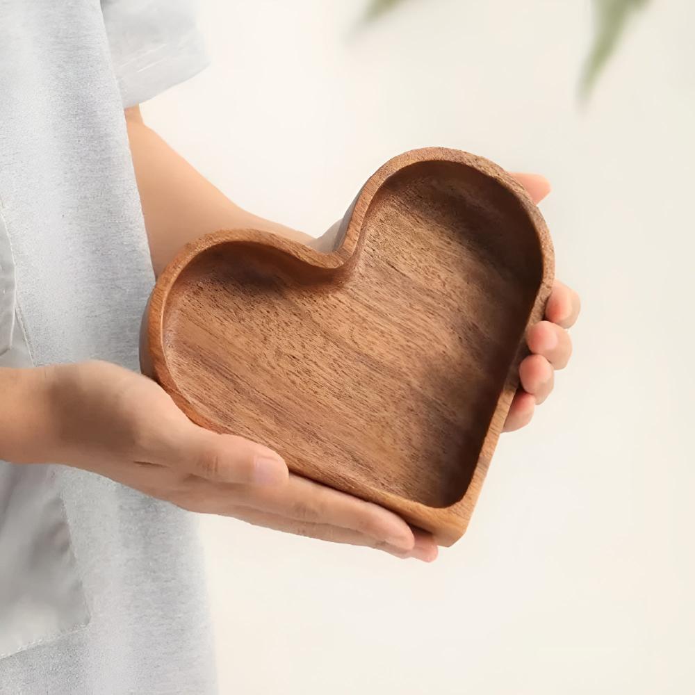 Lisslune | Heart-Shaped Wooden Snack Tray | 4 pcs