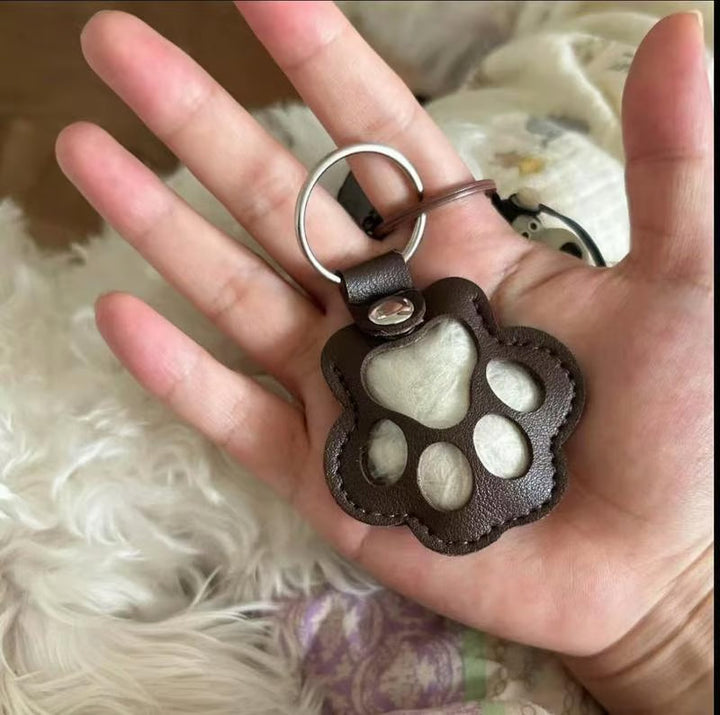 Lisslune | PawMemorie Keychain – Memorial Pendant with Paw Print and Inner Compartment