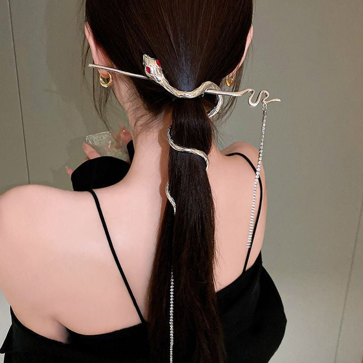Lisslune | Silver Spiral Snake Tassel Hairpin