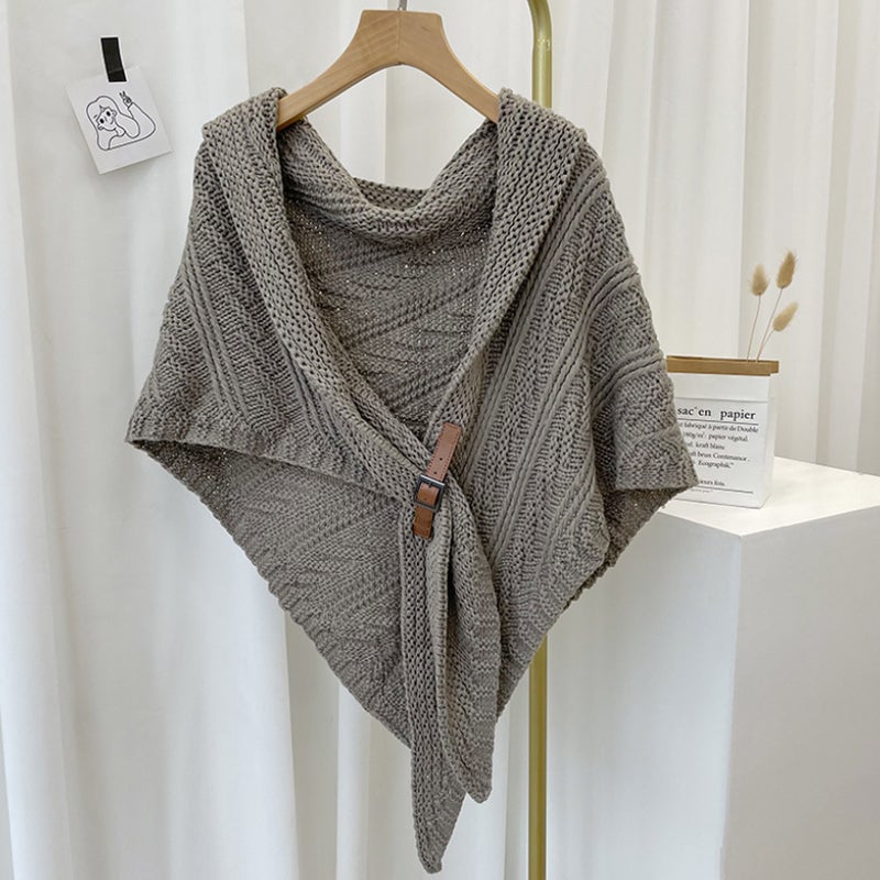 Lisslune | Triangular Knit Scarf with Leather Loop