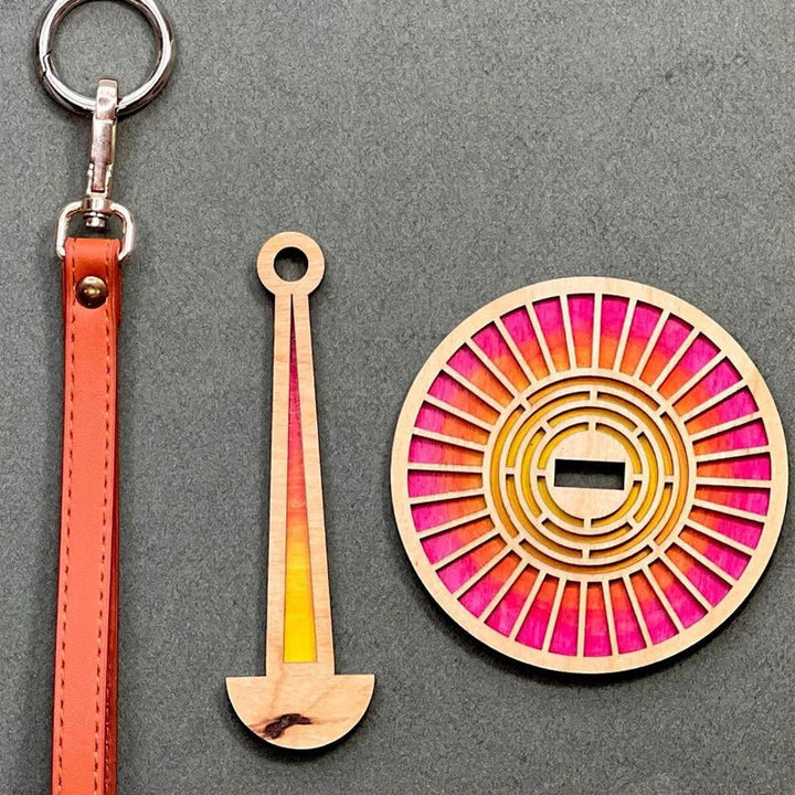 Lisslune | Wooden wrist yarn holder