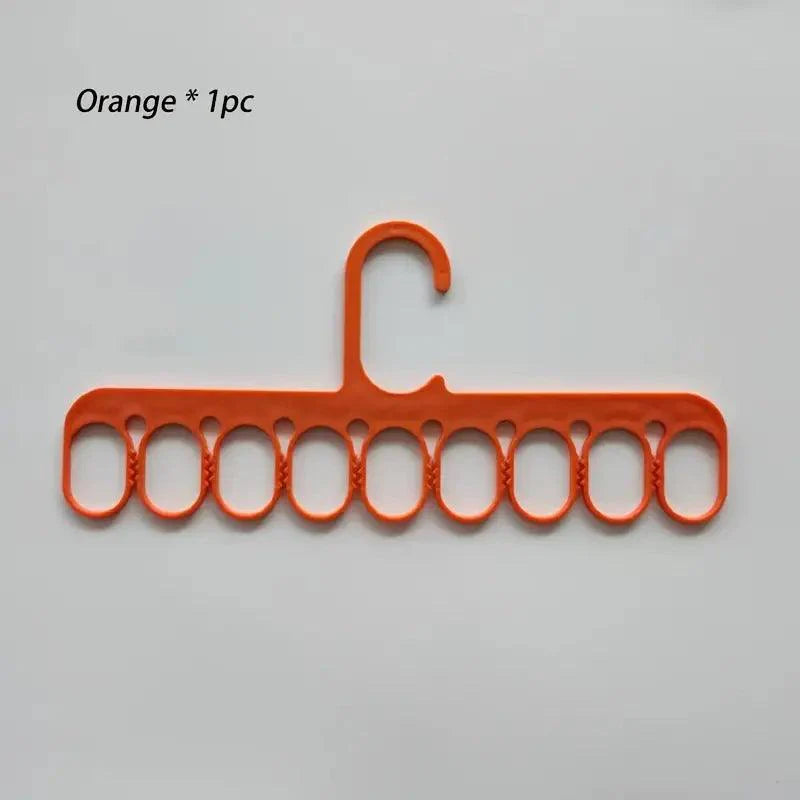 Lisslune | Give your home organization a new twist with this stylish hanging storage solution: Tidy up effortlessly
