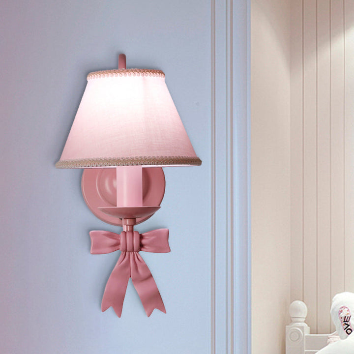Skørter | 1/2-Light Bedroom Wall-Mounted Lamp Macaron Pink Finish Arc Wall Lamp with Conical Fabric Shade
