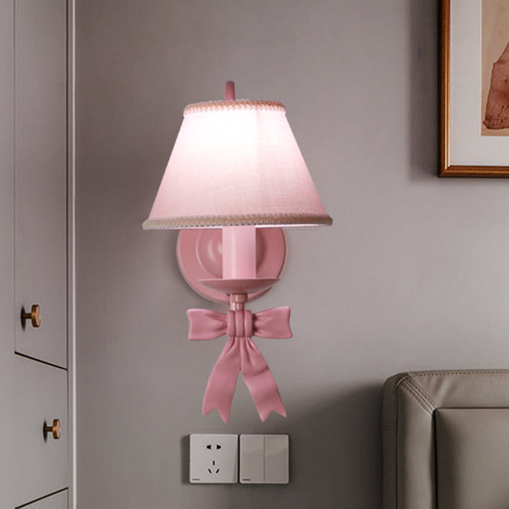Skørter | 1/2-Light Bedroom Wall-Mounted Lamp Macaron Pink Finish Arc Wall Lamp with Conical Fabric Shade