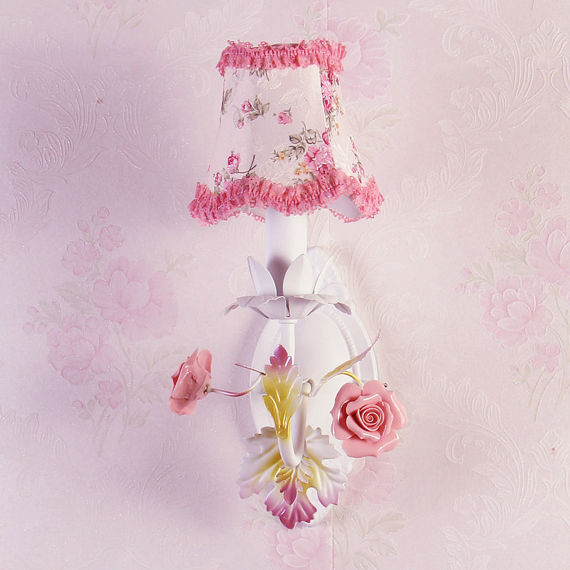 Skørter | White 1/2-Head Wall Lamp Romantic Pastoral Fabric Bell Wall Lighting with Rose Decor