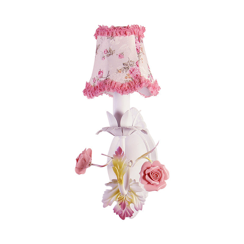 Skørter | White 1/2-Head Wall Lamp Romantic Pastoral Fabric Bell Wall Lighting with Rose Decor