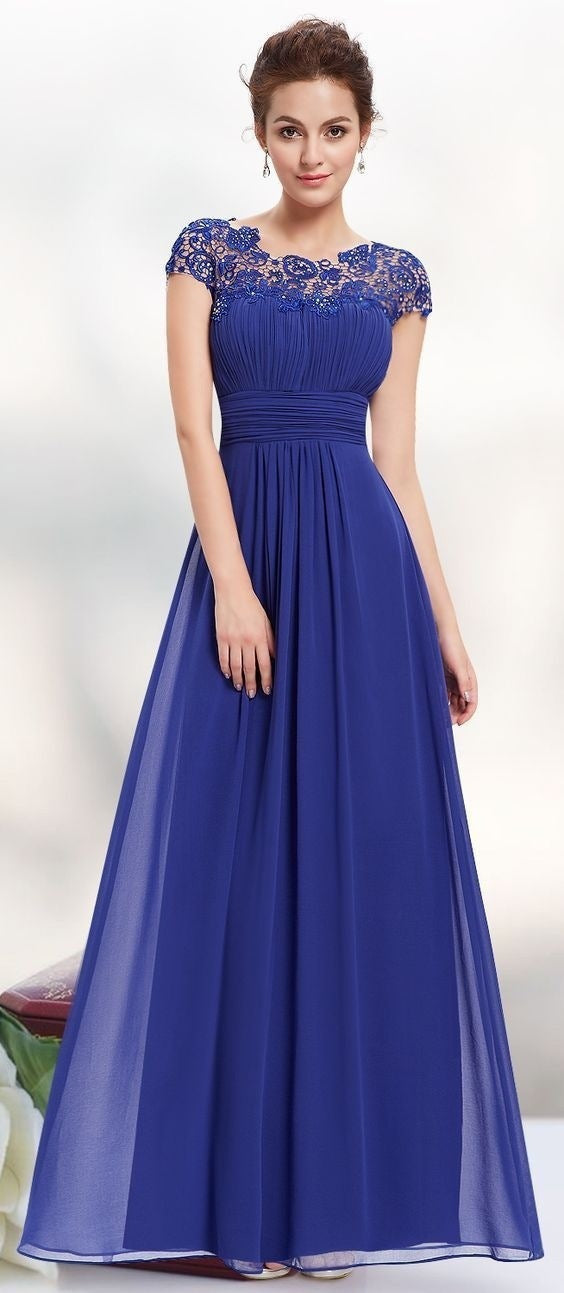 Ladies Elegant Maxi Dress with Lace Top and Flowing Skirt