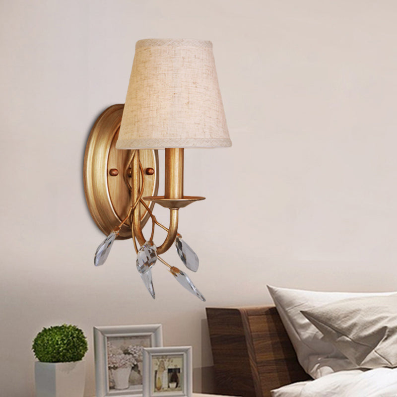 Skørter | 1-Light Barrel Wall Mount Lighting Country Style Gold Finish Fabric Wall Lamp with Branch Crystal Decor