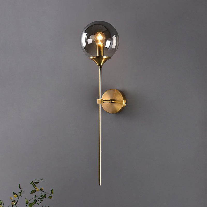 Skørter | Modern Globe Shade Wall Light Single Lamp Clear/Grey/Amber Glass Wall Light in Brass for Bedroom