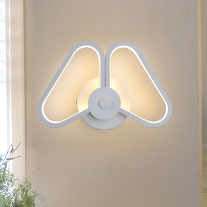 Lisslune | Metallic Double Triangle Scone Light Simplicity White/Black LED Wall Light Idea in White/Warm Light