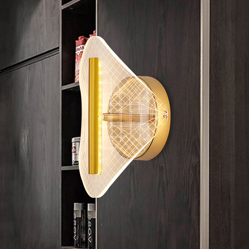 Lisslune | Metallic geometric wall lamp minimalist LED golden wall lighting idea in white/warm light for the living room