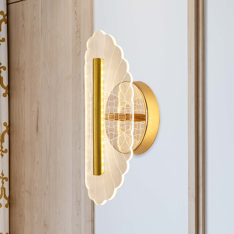 Lisslune | Metallic geometric wall lamp minimalist LED golden wall lighting idea in white/warm light for the living room