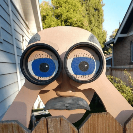 Lisslune | Fence Decoration Nosy Old Man and Lady Garden Yard Art