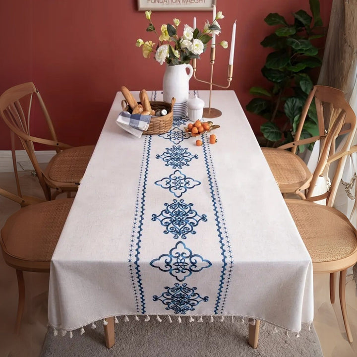 Lisslune | Sorella Luxe Embroidered Tablecloth