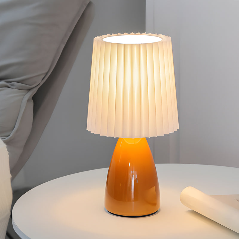 Lisslune | LumiElegance – Modern table lamp with pleated fabric shade