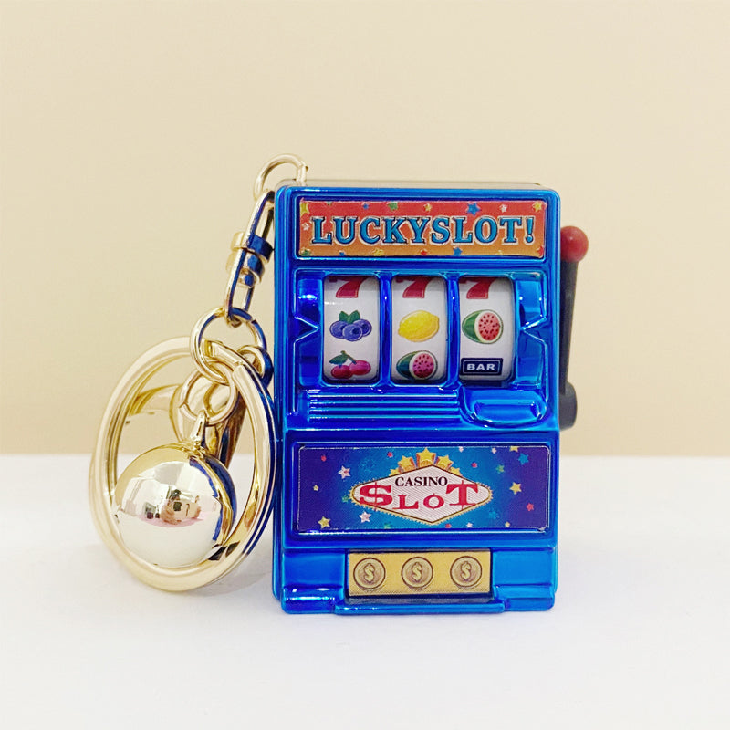 Lisslune | Keychain designed as a slot machine