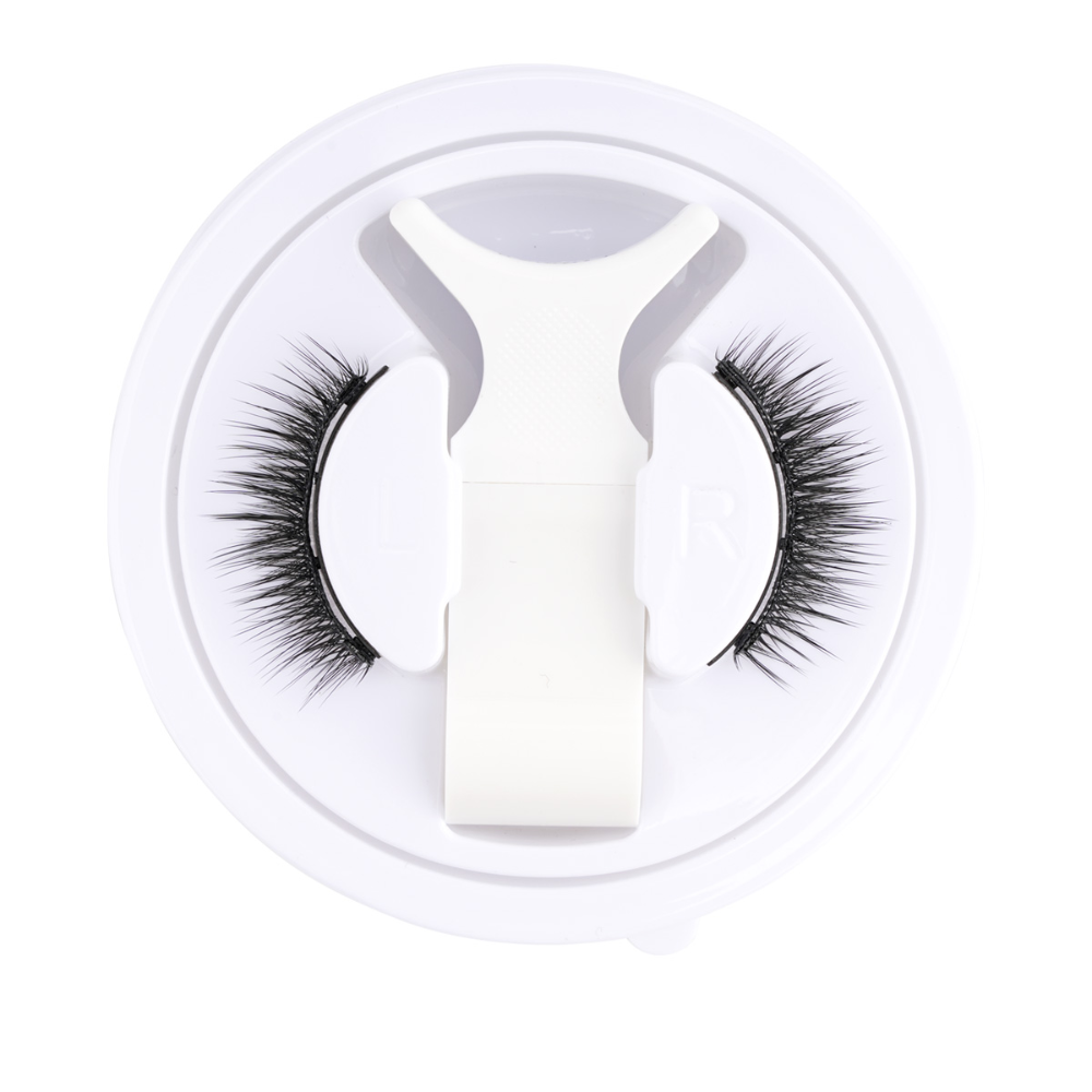 Lisslune | Reusable Magnetic Eyelash and Tweezers Set – No Glue Required