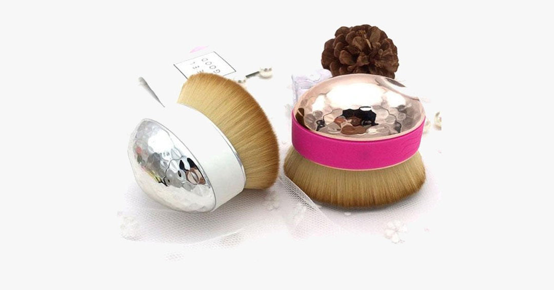 Lisslune | Easy-to-use Palm Oval Brush for perfect blending of makeup