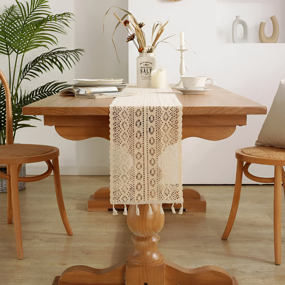 Lisslune | Rustic Crochet Bloom Table Runner