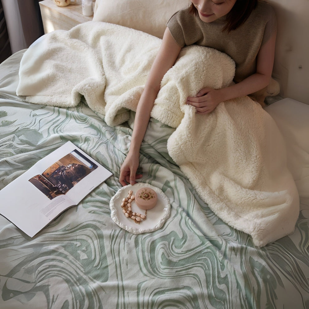 Lisslune | Marble Swirl Snuggle Blanket